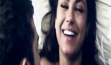 مرد سیاه و سفید تقسیم زیر شلواری خود را از و با خواهروبرادرسکسی یک فرد بزرگسال.