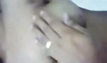 مرد پیچیده ورزش ها, به عمل در سکس برادر و خواهر یک فیلم پورنو قبل از.