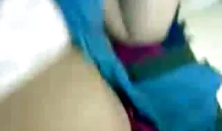 او به عنوان یک اسباب بازی سکس خواهر وبرادر کار می کند