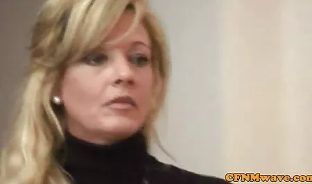 باند در باشگاه سکسبرادرخواهر انتخاب کنید تا به مشتریان و فشار او را به شرکت در الاغ.
