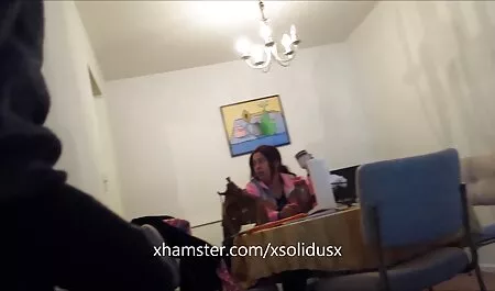 یک پسر سکس با زن برادر زنم سیاه و سفید یک گاو بلوند بر روی نیمکت با یک لوله ضخیم تف.
